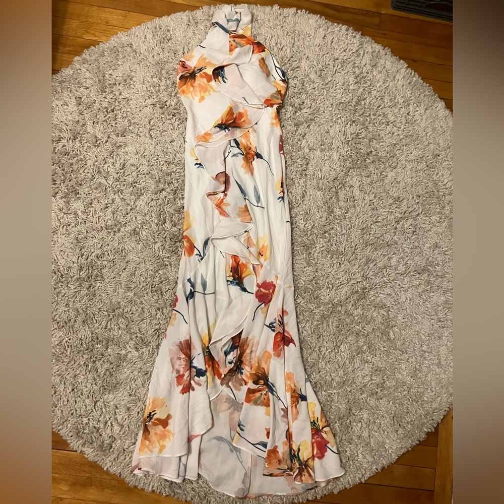 ✨NWOT✨Floral Halter Neck Dress 🌸🤩